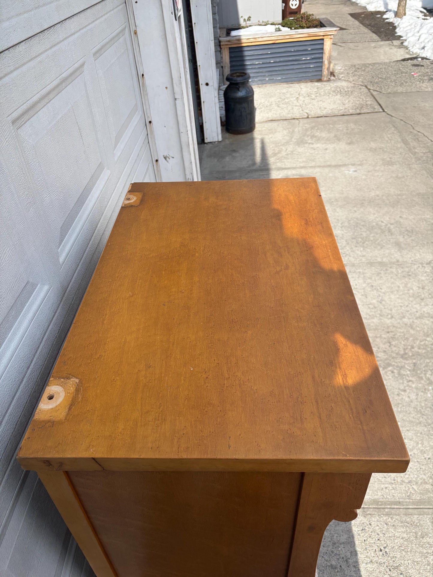 Antique Maple Chest of Drawers with Two Over Four Layout