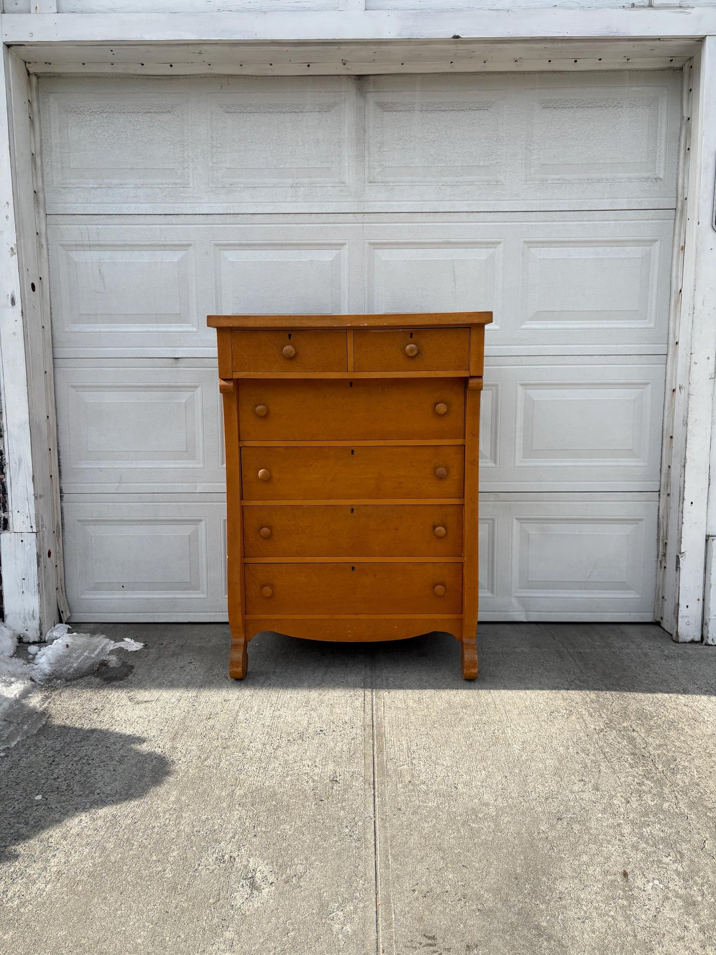 Antique Maple Chest of Drawers with Two Over Four Layout