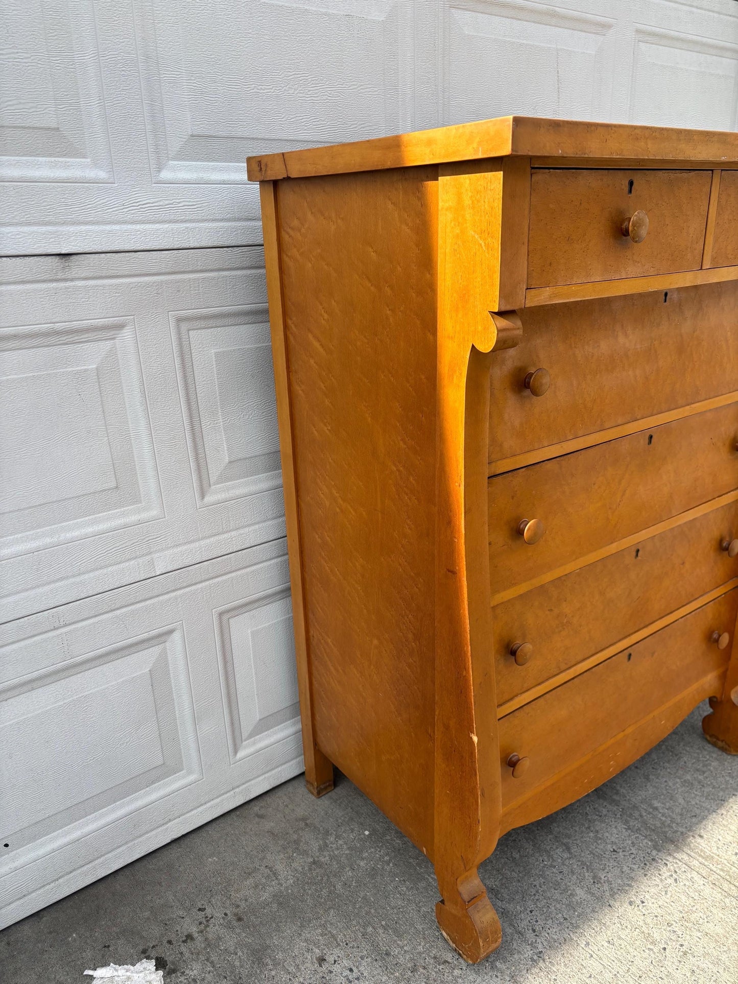 Antique Maple Chest of Drawers with Two Over Four Layout