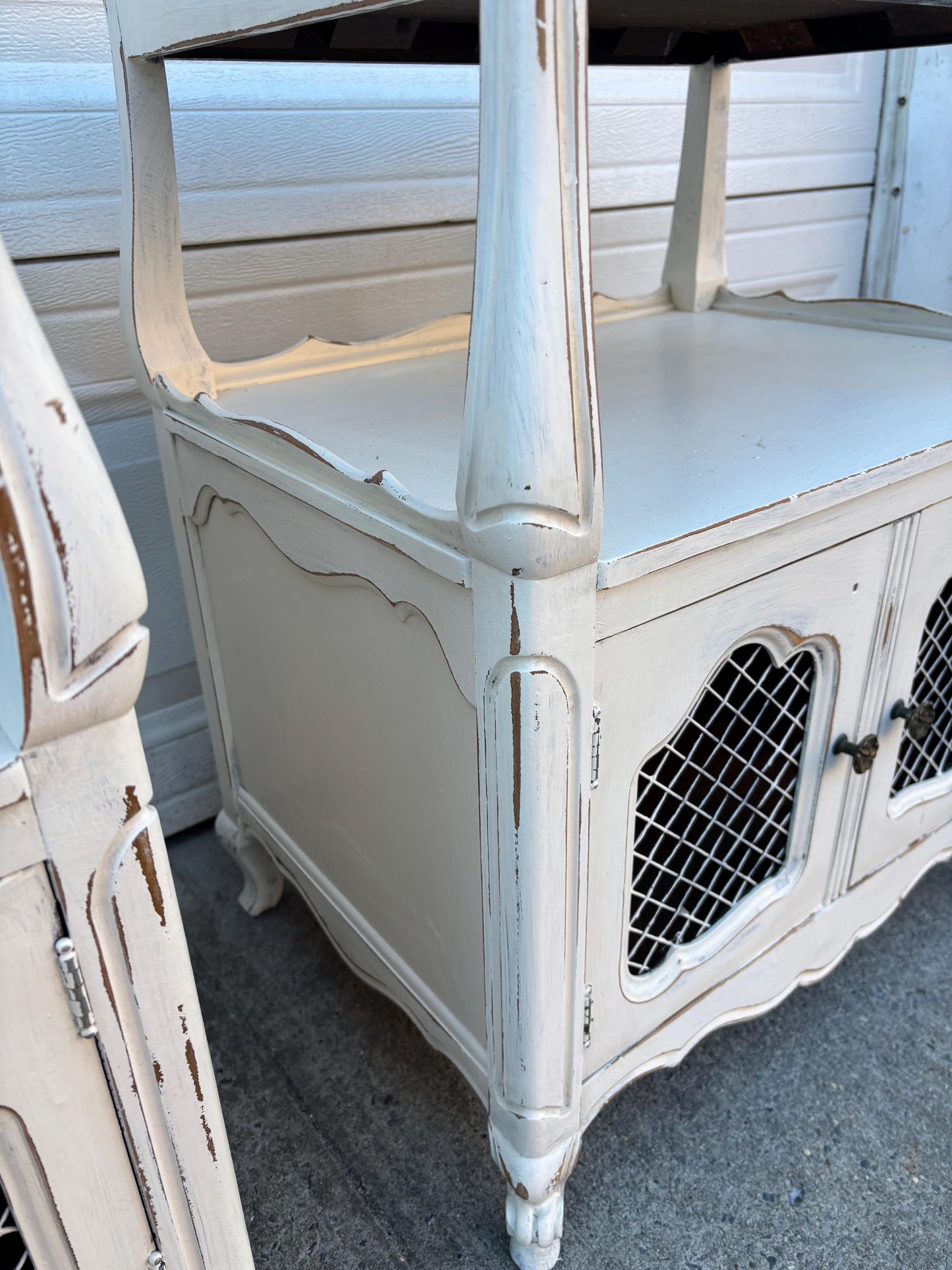 Pair Vintage French Provincial Nightstands White Distressed Cabinet Side Tables Hollywood Regency